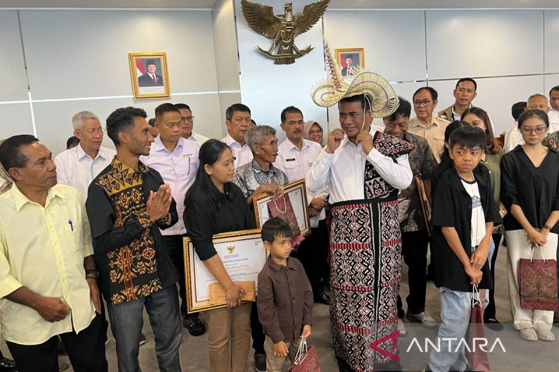 Dirut Bulog Buka Peluang Kerja bagi Keluarga 3 ASN Jayawi...