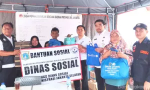 Jaksel Distribusikan Bantuan ke Penyintas Kebakaran Kebayoran Lama