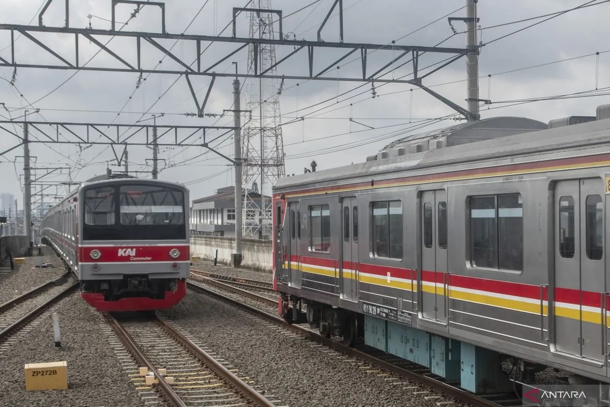 Kekurangan Armada, KAI Usulkan Impor KRL Bekas Lagi dari ...