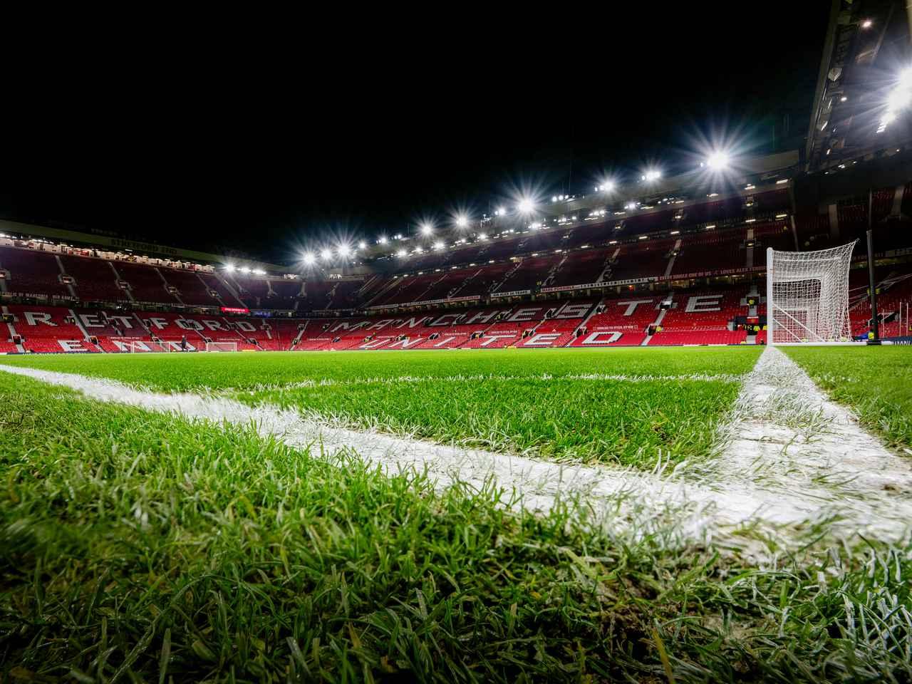 Manchester United Jual Potongan Rumput Old Trafford, Dibanderol 3,2 Juta Rupiah