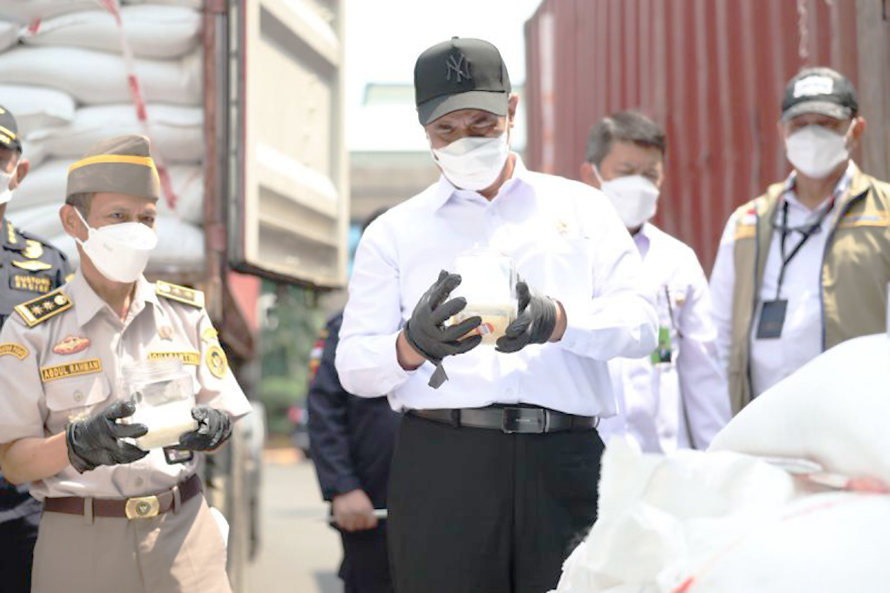 Mentan Amran Sulaiman Tegaskan Impor Beras Ilegal Khianati 115 Juta Petani