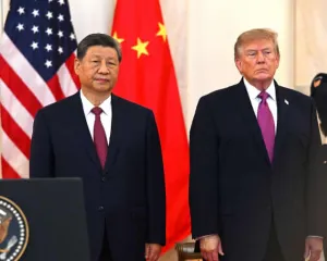 Tampil Mesra dengan Trump, ...