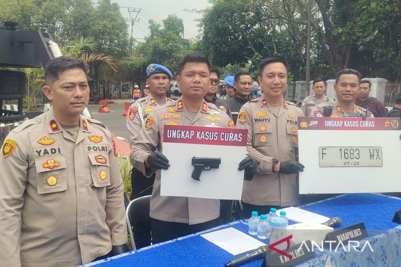 Mengaku sebagai Polisi, Empat Begal Bersenjata Api Mainan...