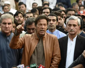 Pakistan Berlakukan Lock Do...
