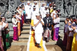 9 Tahun Busana Adat Bali, Koster Ungkap Dampaknya ke Ekonomi Lokal