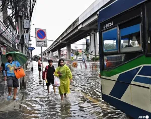 Bangkok Dilanda Banjir, Rib...