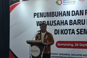 Batik Tak Lagi Terlihat Jadul, Begini Cara Menyesuaikan Desain dengan Gaya Anak Muda
