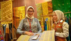 NTB Pamerkan Tenun Pewarna Alami, Muna Pa'a Dompu di Kriyanusa 2026