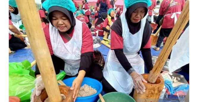Rekor Dunia Pecah! 300 Peserta Bikin Terasi Habang Bangka Selatan, Masuk MURI