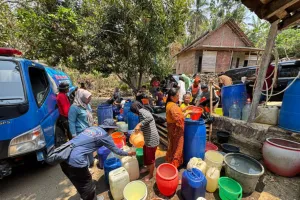 Bantuan 2,5 Juta Liter Air ke Desa Terdampak Kekeringan di Trenggalek