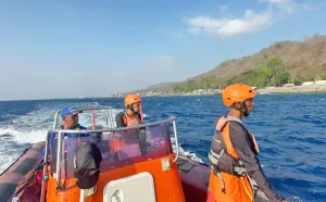 Tim Sar Cari Penumpang KMP Cemerlang 55 yang Jatuh ke Laut di Gilimanuk