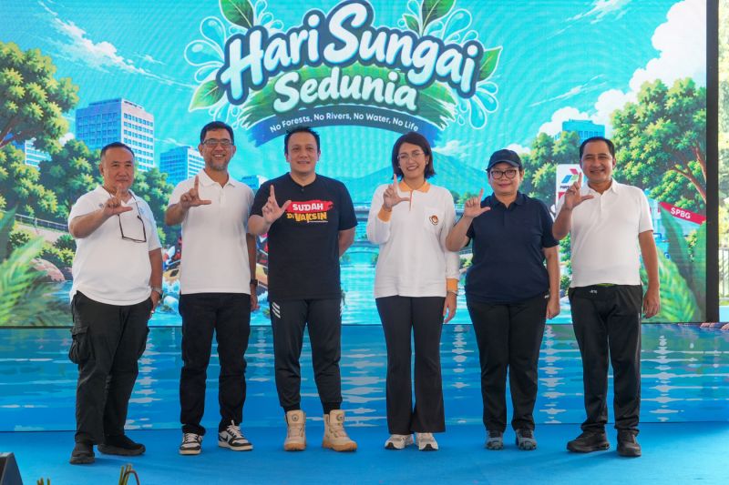 Kendalikan Erosi, Kementerian LH Dukung Penghijauan Bantaran Sungai CIliwung 