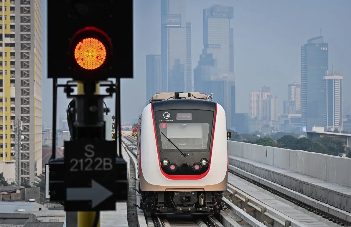 LRT Jakarta Makin Ramai, Danantara Disiapkan Dukung Perpanjangan Rute
