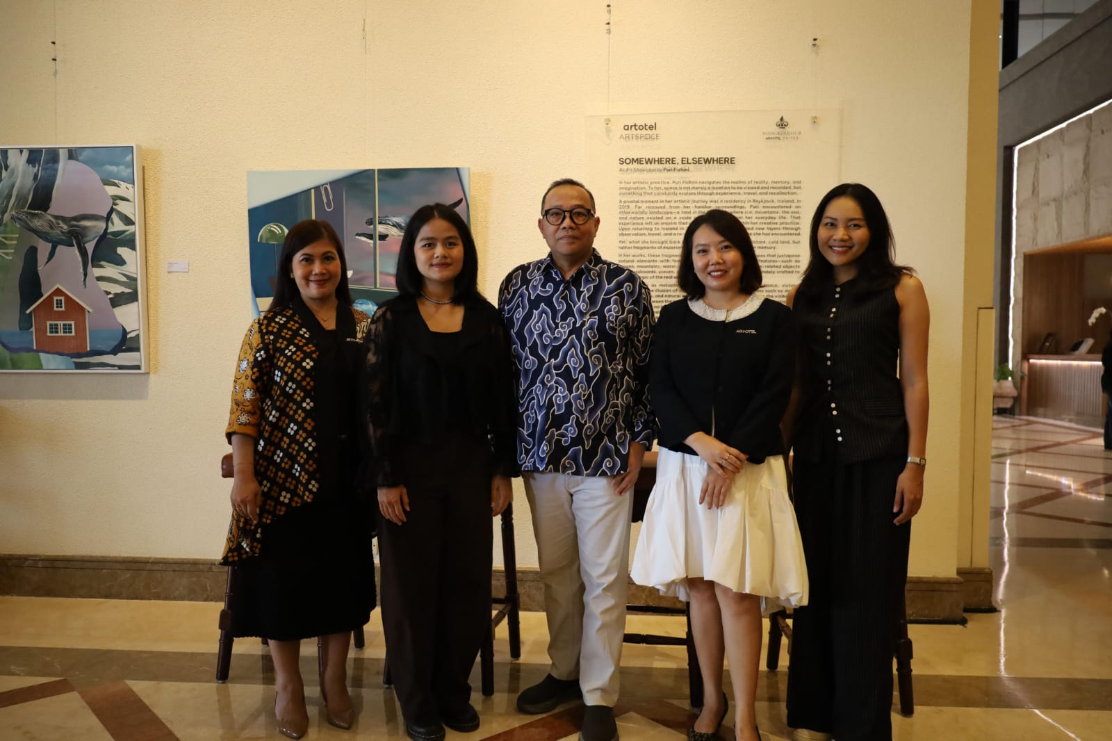 Pameran SOMEWHERE, ELSEWHERE Hadirkan Lanskap Surealis Pu...