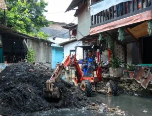 Anak Kali Krukut Dikeruk dan Ditata Setelah 60 Tahun, Warga Diminta Dukung Pemprov DKI