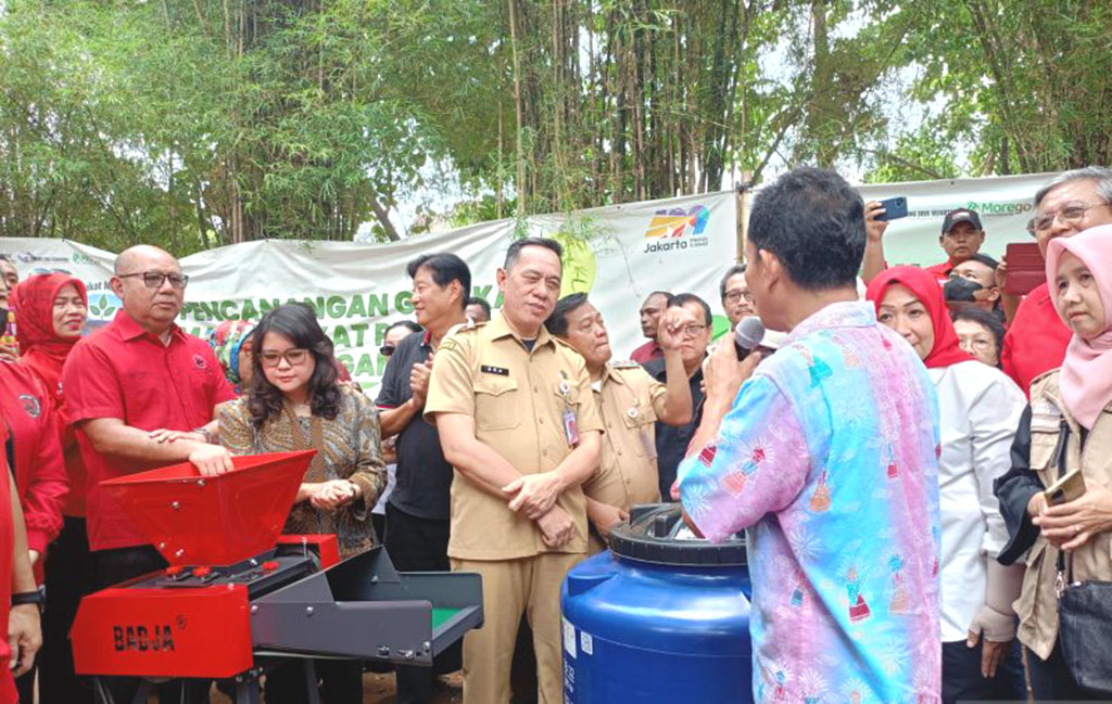 DPRD DKI Salurkan Bantuan Pengelolaan Sampah ke Pondok Kelapa Jaktim