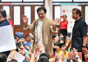 Jackie Chan Masih Hidup! Kabar Hoaks tentang Kematiannya Viral di Media Sosial