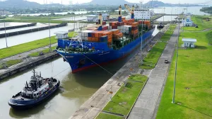 Terusan Panama Naikkan Batas Sarat Kapal dan Kuota Transit