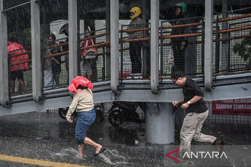 BMKG Prakirakan Jakarta Diguyur Hujan pada Rabu (30/9) So...