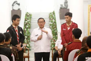Gubernur Pramono Ajak Pengurus OSIS dan MPK Bangun Gaya Kepemimpinan Sejak Sekolah