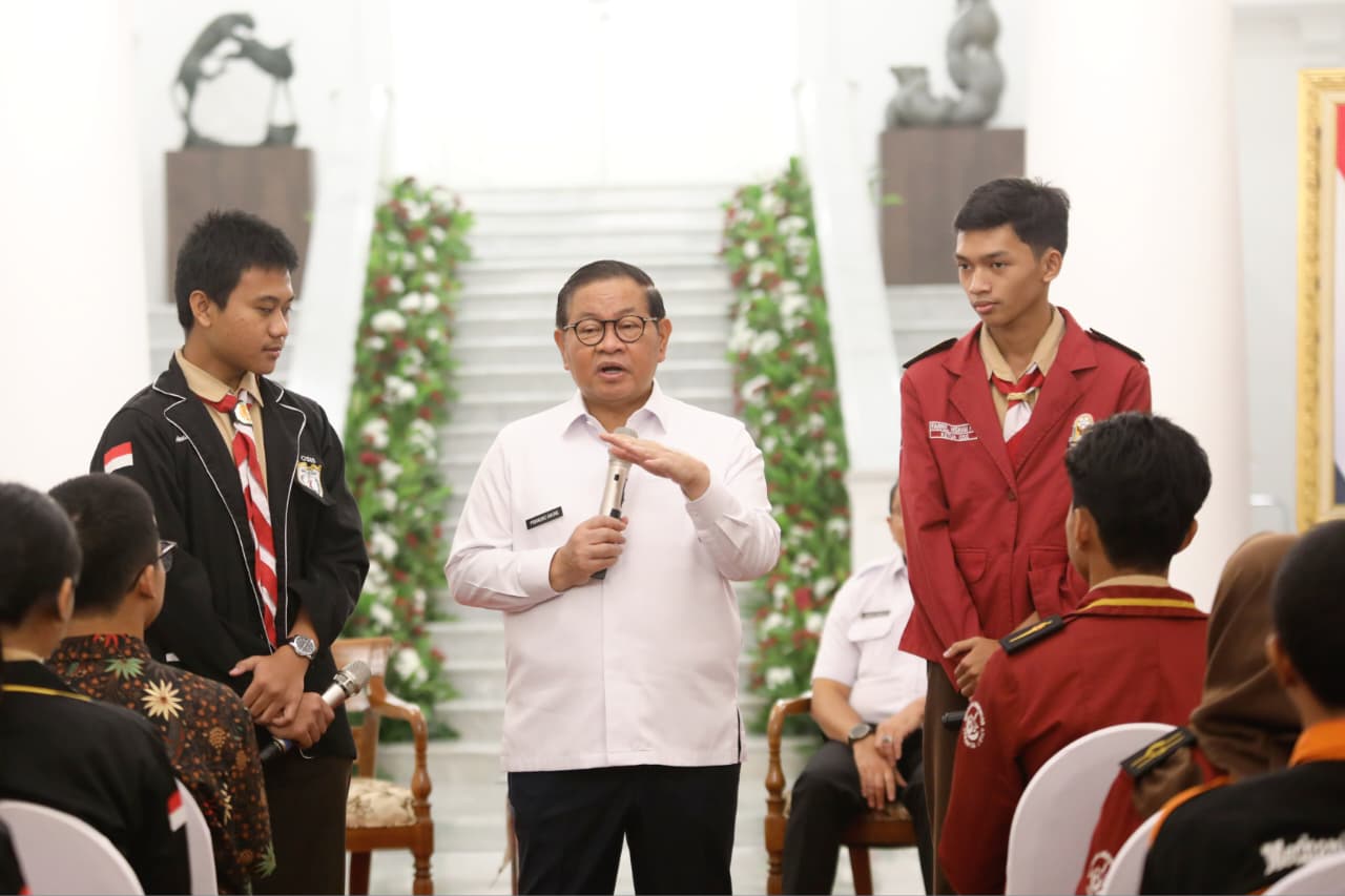 Gubernur Pramono Ajak Pengurus OSIS dan MPK Bangun Gaya K...