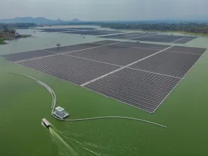 Pengembangan PLTS 100 GW Harus Diperkuat Kesiapan Jaringan