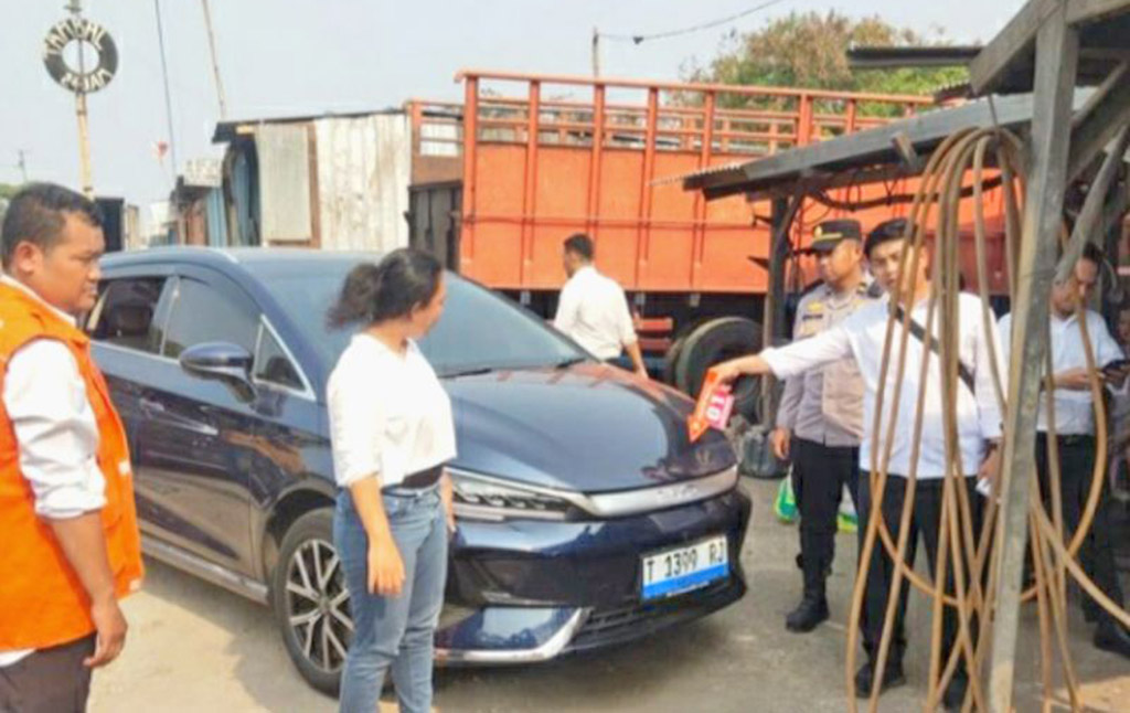 Bermodus Ban Kempes, Perampok Gasak Rp1,3 Miliar di Cikampek