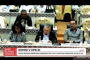 Revisi UU Lalu Lintas dan Angkutan Jalan Ditargetkan Selesai 2026 dan Mulai Berlaku 2027