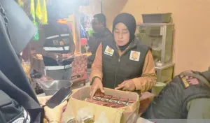 Sasar Tiga Kecamatan, Satpol PP Cianjur dan Bea Cukai Sita Ribuan Rokok Ilegal di Toko Kelontong