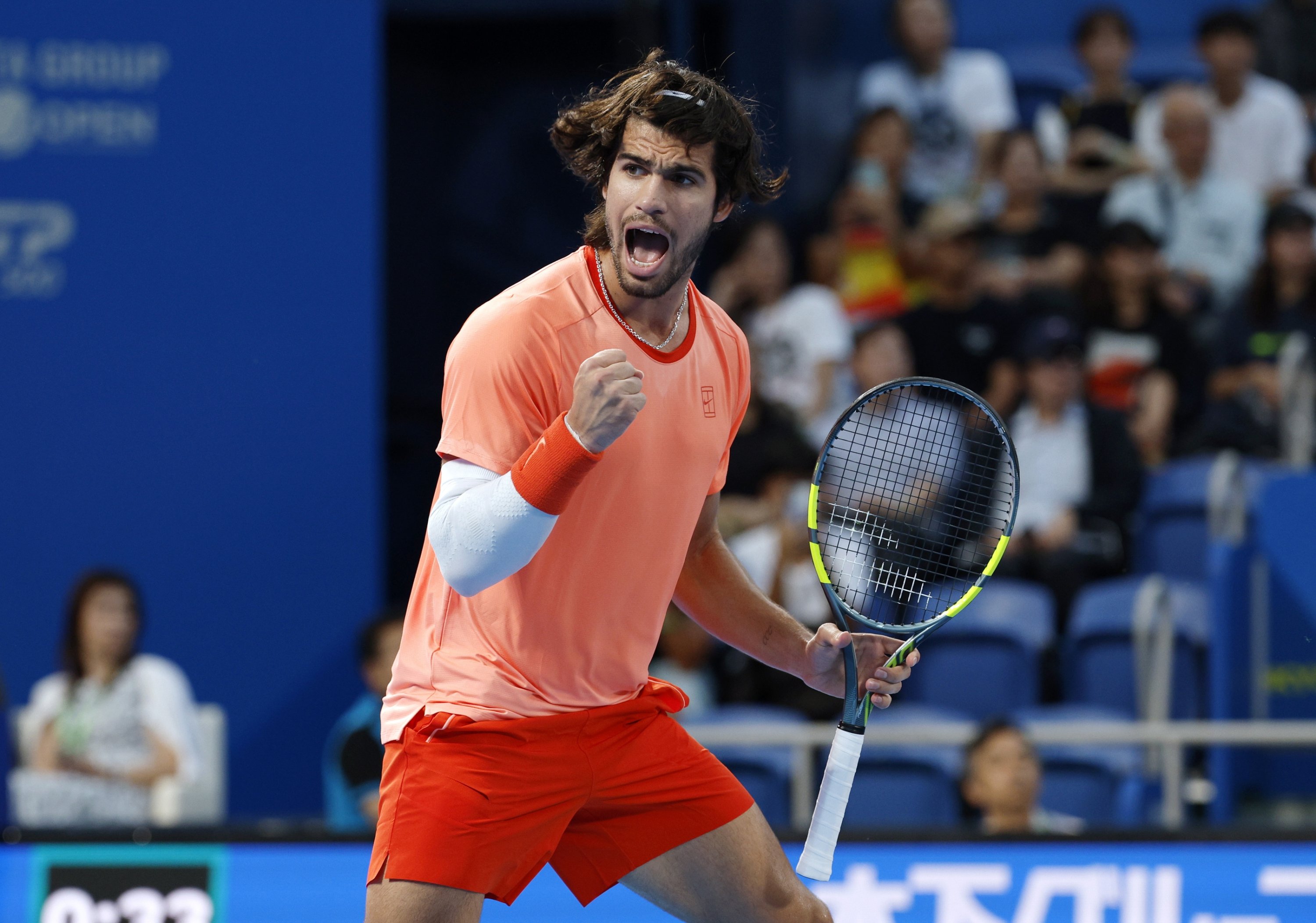 Alcaraz Atasi Masalah Servis, Singkirkan Michelsen di Babak Pertama Japan Open 
