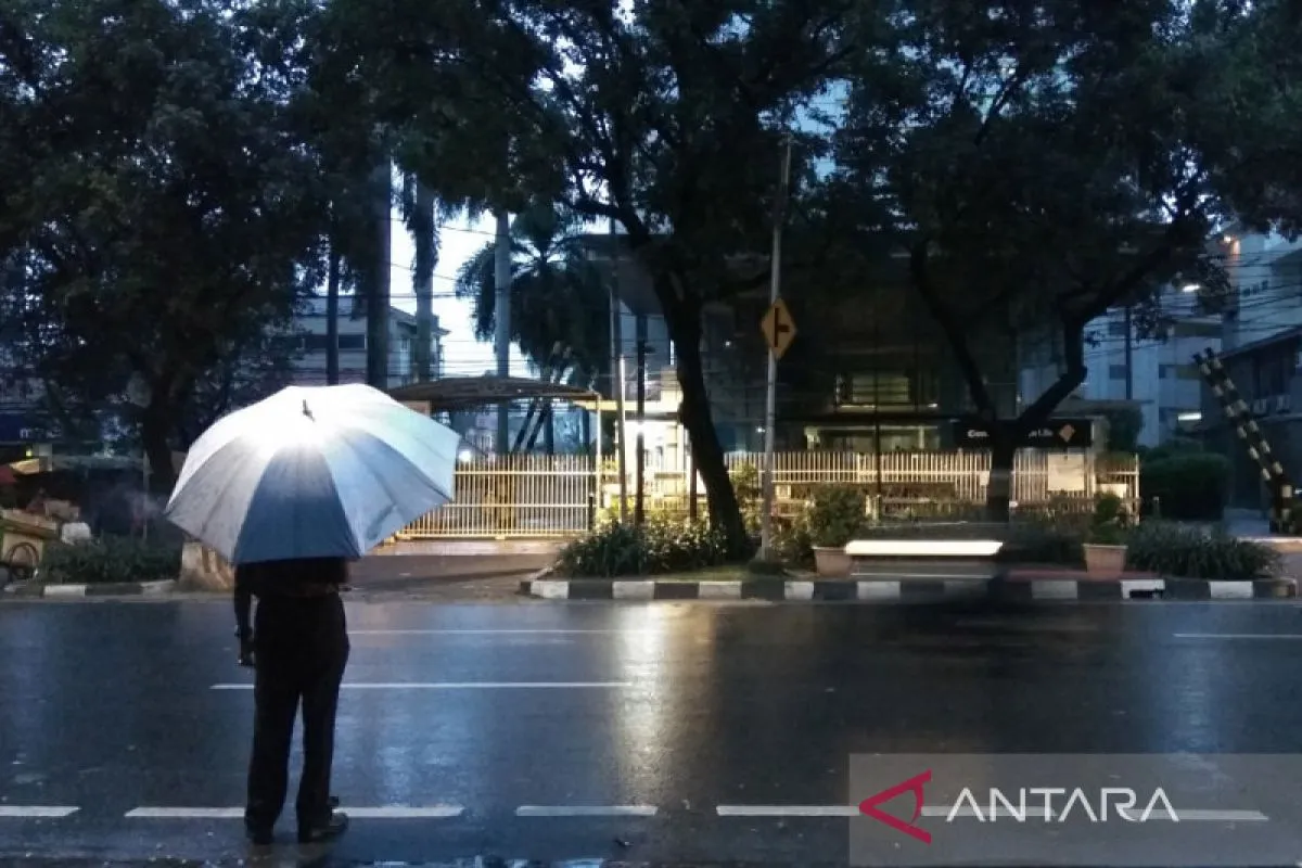 Jakarta Diprediksi Hujan pada Kamis Ini, BMKG Ungkap Wakt...