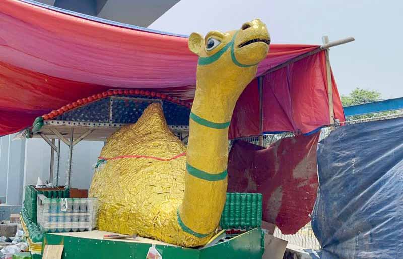 Kreatif! Warga Cengkareng Ubah Ribuan Botol Plastik Bekas...