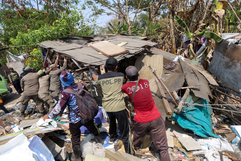 Pemkot Surabaya Tertibkan Pengelolaan Sampah Ilegal di 7 Tanah Aset