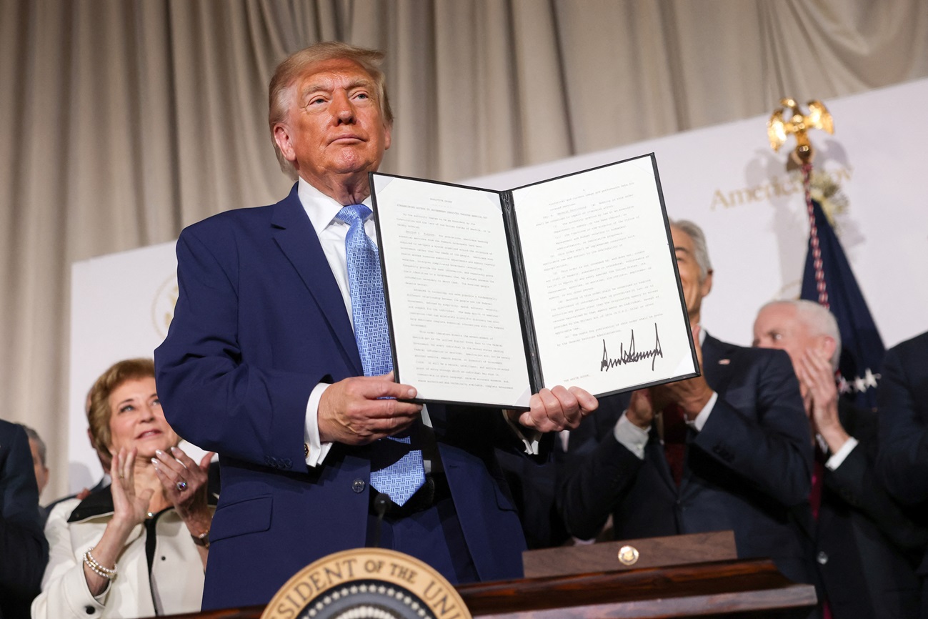 Trump dan Raksasa Teknologi Teken Kesepakatan Keselamatan AI