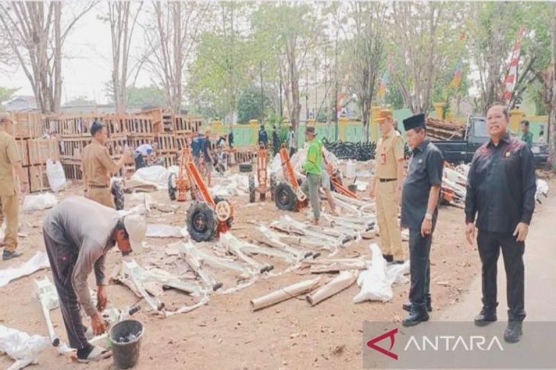 100 Handtraktor Bantuan Kementan untuk Petani Kapuas, DPR...