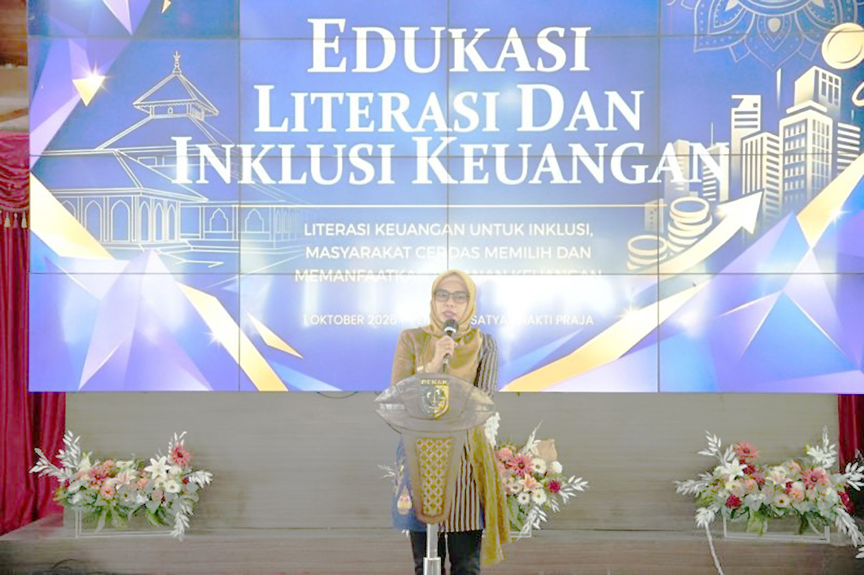 Bahaya Mengintai di HP Anda, Bupati Demak Minta Warga Waspadai Penipuan Keuangan Digital