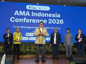 Denny JA Raih AMA Appreciation Award 2026, Soroti Makna Kepemimpinan dan Wealth Creation