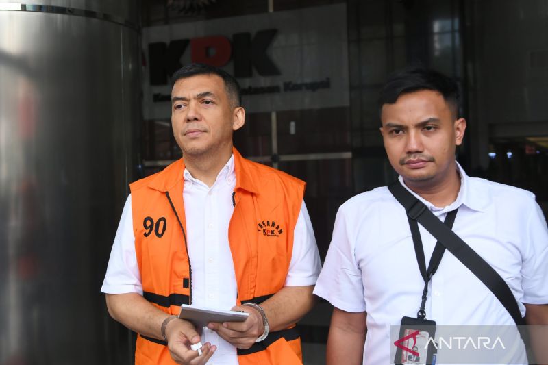 KPK Limpahkan Berkas Silmy Karim Cs ke JPU, Kasus Dugaan Pemerasan Izin Tinggal WNA Masuk Tahap II.