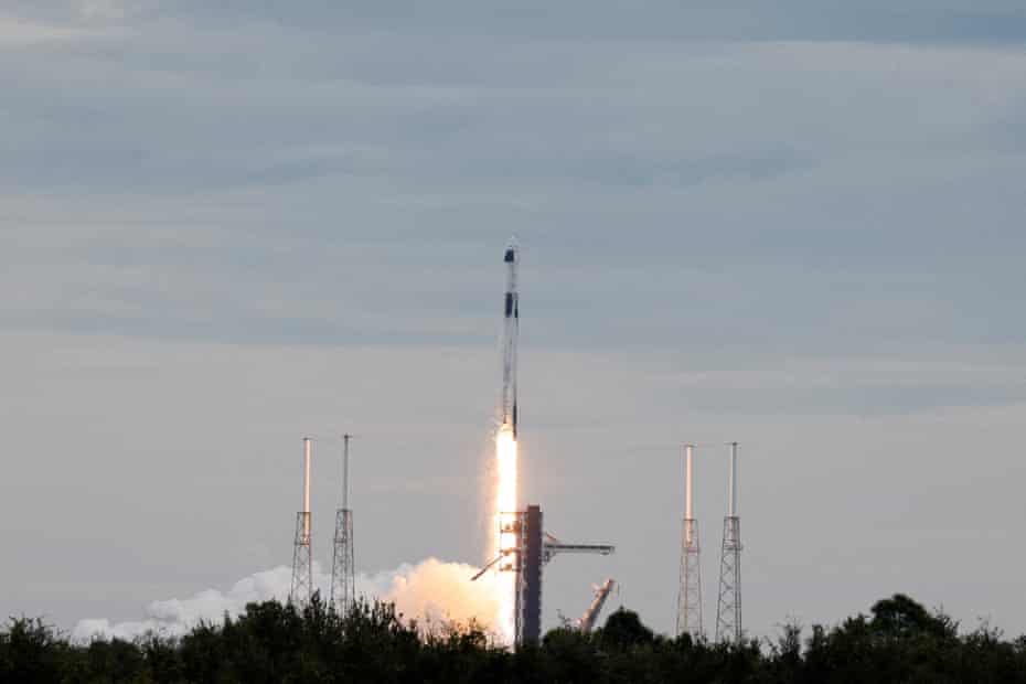 SpaceX Berhasil Mengantarkan Astronot ke Stasiun Ruang Angkasa ISS
