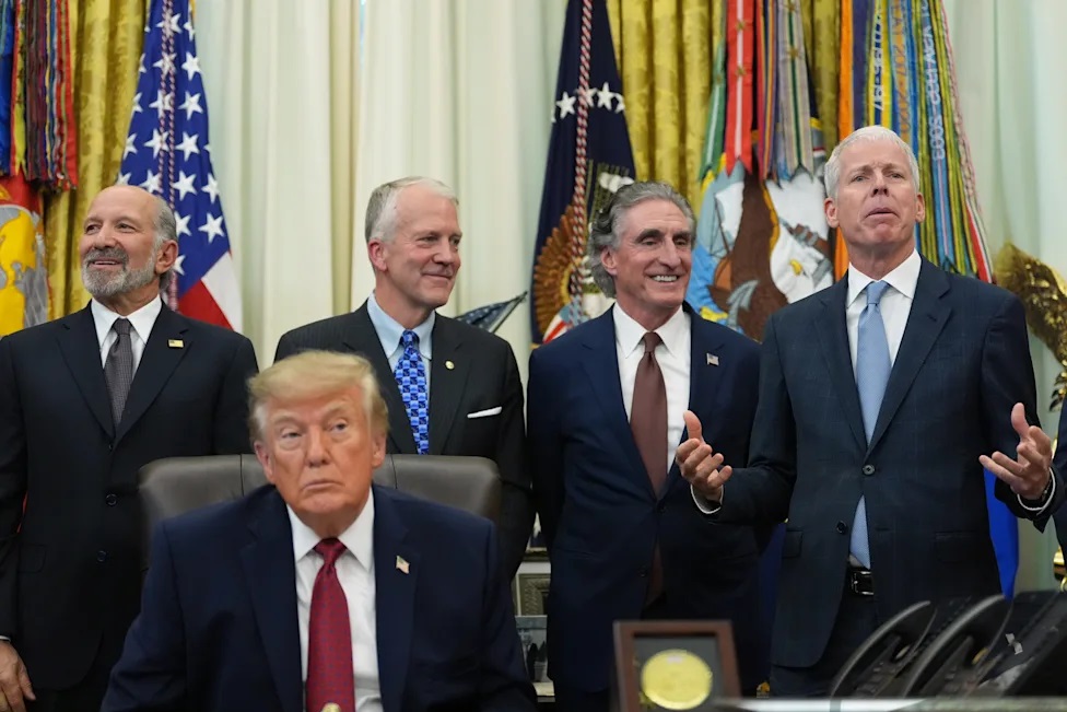 Trump Minta Eropa Lepaskan Cadangan Solar untuk Atasi Kelangkaan