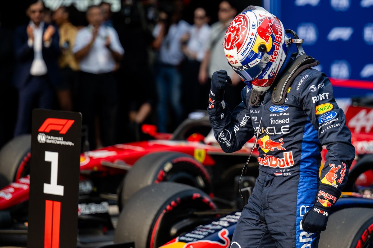 Formula 1: Verstappen Rebut Pole Perdana Musim Ini di Sepang, Hamilton Tempel Ketat
