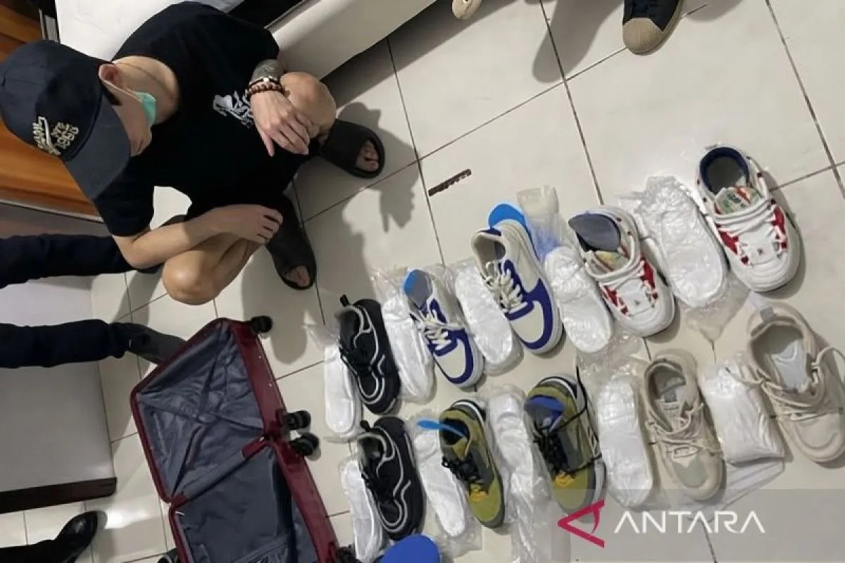 Sembunyikan 5,2 Kg Etomidate dalam Sepatu, 5 WNA Malaysia...