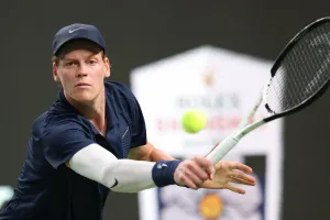 Sinner Mundur dari Shanghai Masters, Cedera Lutut Belum Pulih