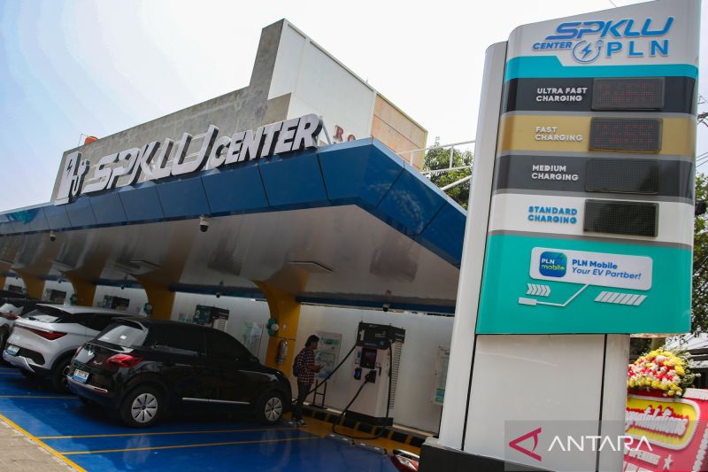 Jangan Asal Ngecas! Ini Tata Krama Mengisi Daya Mobil Lis...