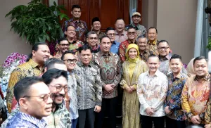 Komisi III DPR Berkunjung ke Kediaman Kapolri Baru