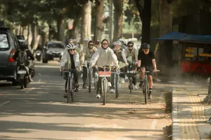 “Pedal Puff Girls” Jadi Wadah Pesepeda Perempuan Gowes Keliling Kota Bandung