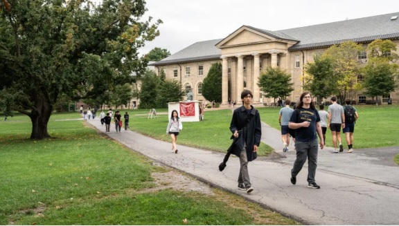 Ribuan Perempuan AS Kompak Dukung Korban Dugaan Pemerkosaan Berkelompok di Cornell