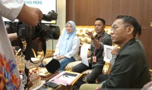 Surat MA Tertahan Sebulan, ...