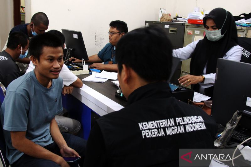 Kabar Mengejutkan! 43.671 PMI Bermasalah Dipulangkan, Ini...