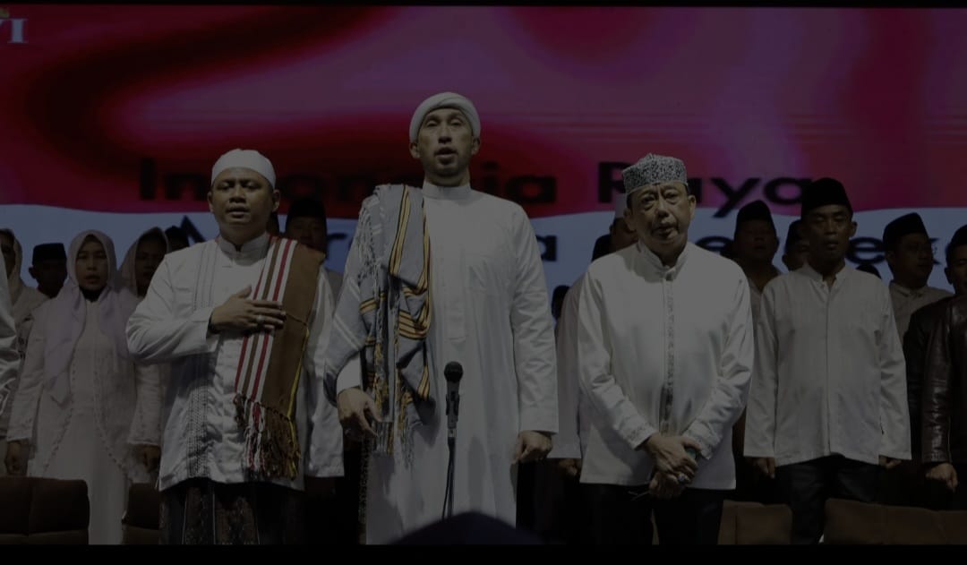 Kejati Jateng Gelar Sholawat, Puluhan Ribu Jemaah Panjatk...
